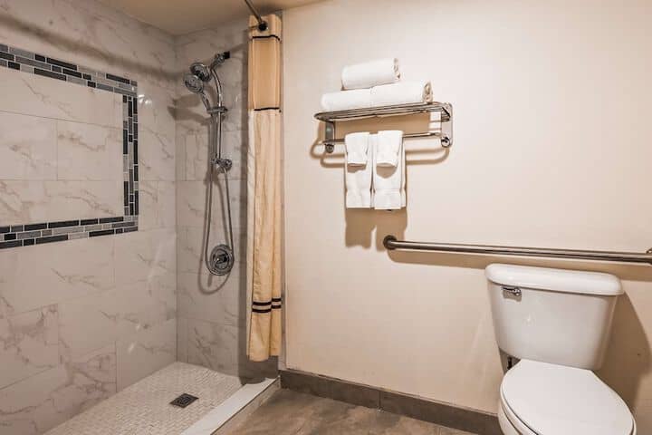 Room 20 of 33